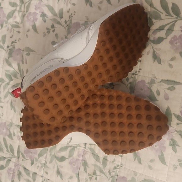 New Balance 327 Aries NWT - Picture 2 of 8